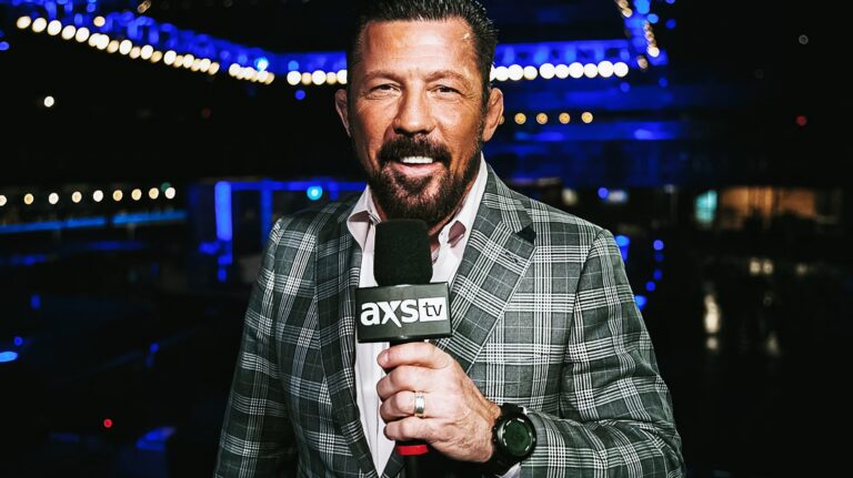 Pat Miletich with mic